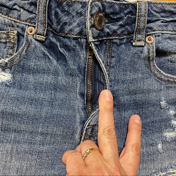 American Eagle Distressed Denim Shorts with Patches Size 0 Women - Picture 4 of 10